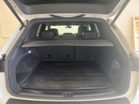 2020 Volkswagen Touareg - photo 12