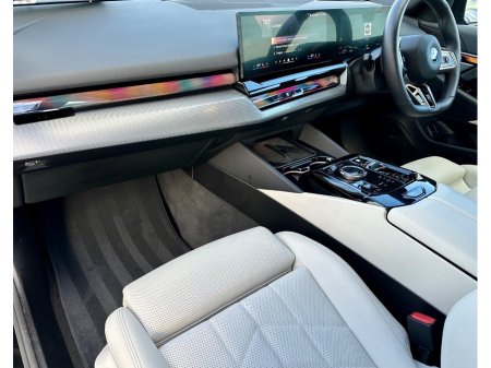 2026 BMW 5-Series - photo 17