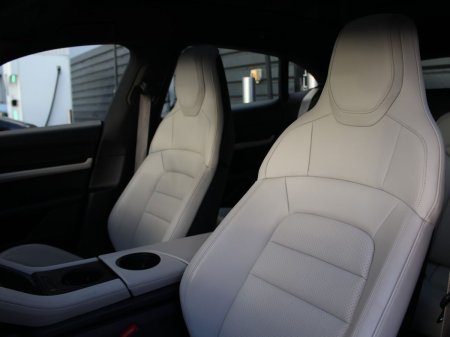 2023 Porsche Taycan - photo 5