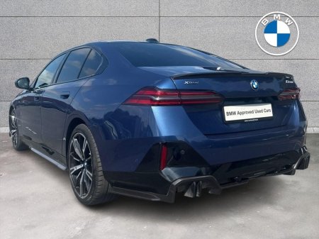 2024 BMW 5-Series - photo 2