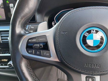 2023 BMW 5-Series - photo 17