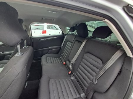 2016 Ford Mondeo - photo 17