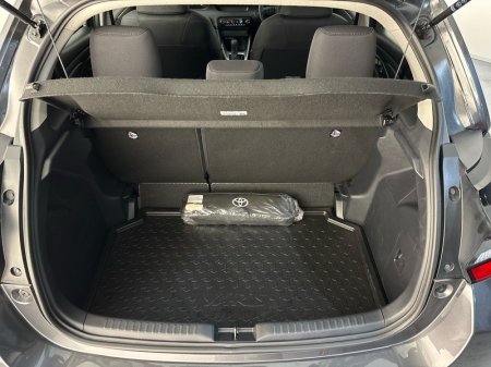 2025 Toyota Yaris - photo 10