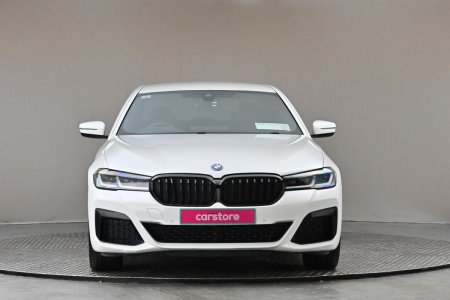 2023 BMW 5-Series - photo 2
