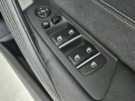 2022 BMW 5-Series - photo 9
