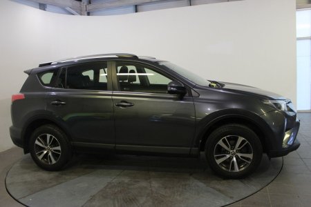 2017 Toyota RAV4 - photo 2