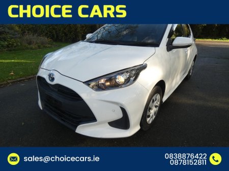2021 Toyota Yaris - photo 2