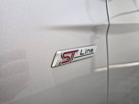 2018 Ford Focus - photo 16
