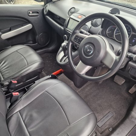 2011 Mazda Demio - photo 12
