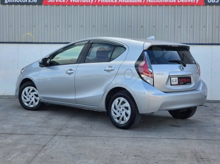 2017 Toyota Aqua - photo 11