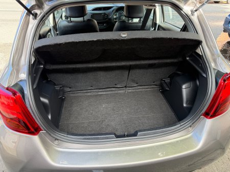 2015 Toyota Yaris - photo 22