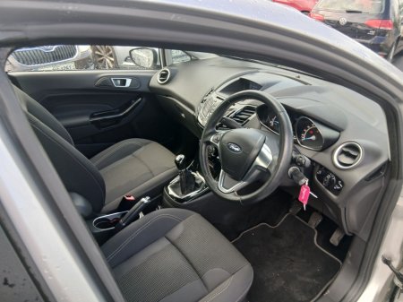 2016 Ford Fiesta - photo 6