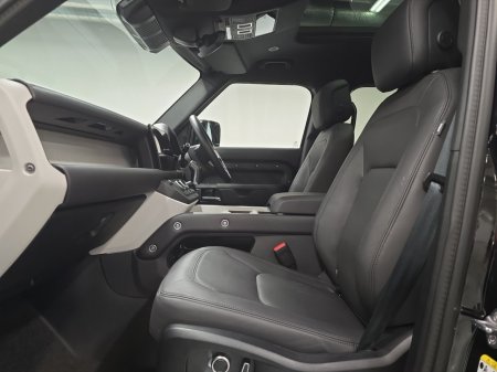 2025 Land Rover Defender - photo 3