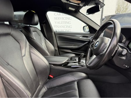 2023 BMW 5-Series - photo 13