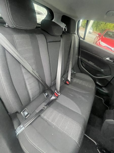 2017 Peugeot 308 - photo 10