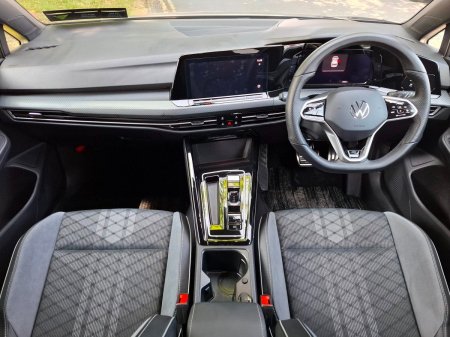 2024 Volkswagen Golf - photo 3
