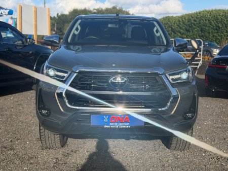 2023 Toyota Hilux - photo 2