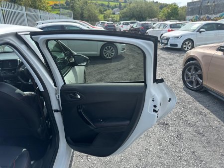 2017 Peugeot 208 - photo 11