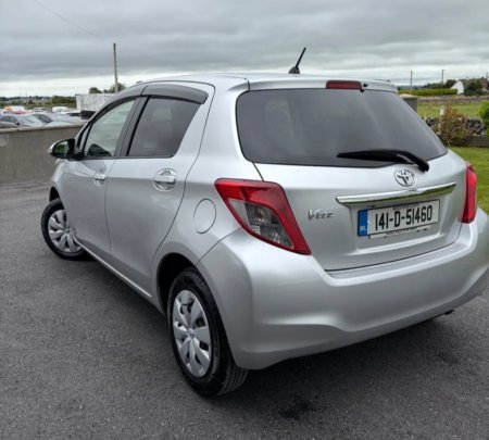2014 Toyota Vitz - photo 3
