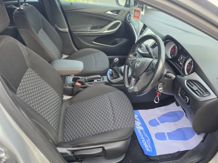 2017 Vauxhall Astra - photo 3