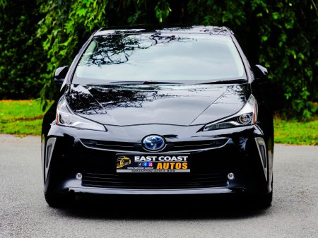 2020 Toyota Prius - photo 2