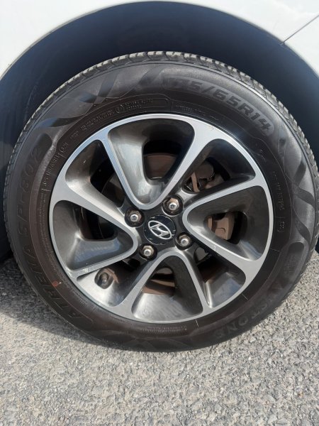 2017 Hyundai i10 - photo 8
