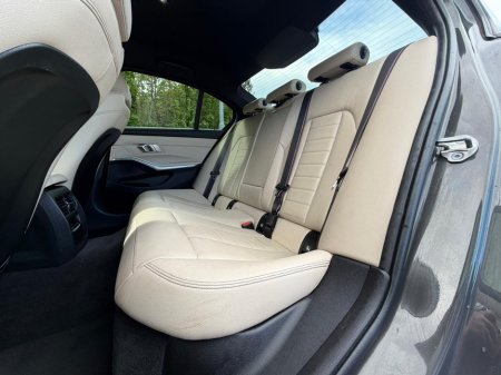 2022 BMW 3-Series - photo 23