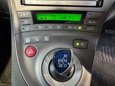 2015 Toyota Prius - photo 13