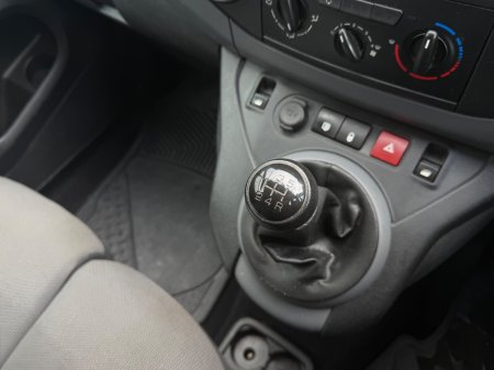 2018 Peugeot Partner - photo 13