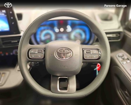 2025 Toyota Proace City - photo 8