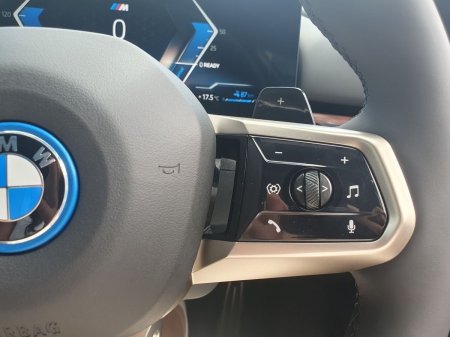 2026 BMW 5-Series - photo 17