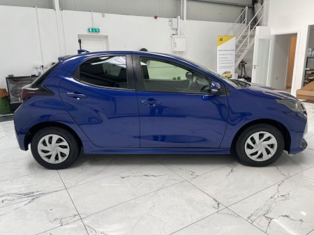 2022 Toyota Yaris - photo 2