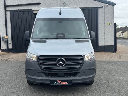 2025 Mercedes-Benz Sprinter - photo 2