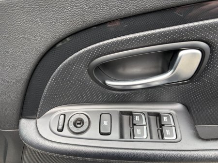 2016 Kia Carens - photo 14