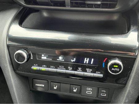 2025 Toyota Yaris Cross - photo 18