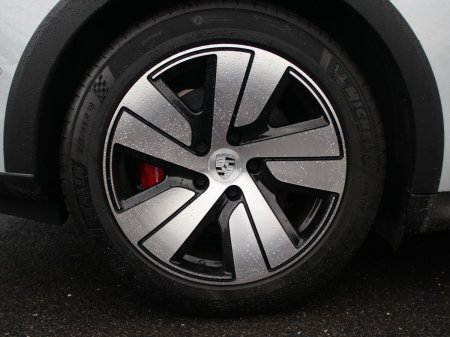 2026 Porsche Taycan - photo 11