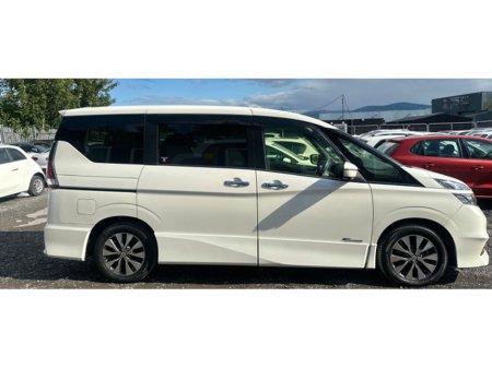 2016 Nissan Serena - photo 10