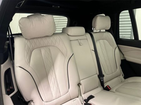 2023 BMW X7 - photo 27