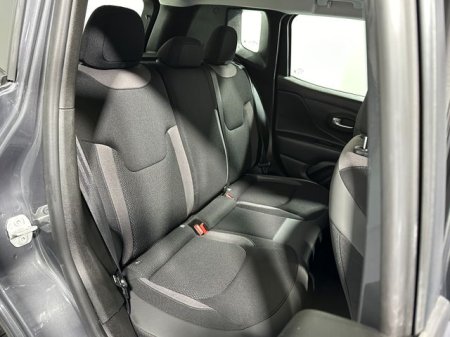 2024 Jeep Renegade - photo 12