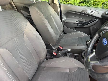 2015 Ford Fiesta - photo 14