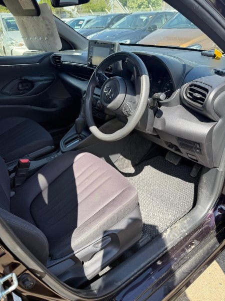 2020 Toyota Yaris - photo 13
