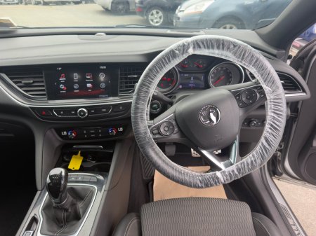 2017 Vauxhall Insignia - photo 14