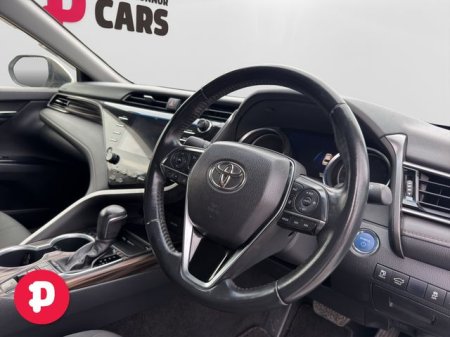 2021 Toyota Camry - photo 2