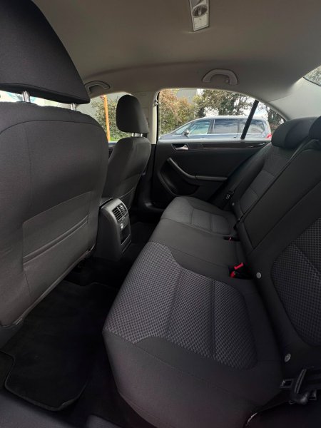 2016 Volkswagen Jetta - photo 23