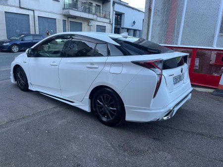 2017 Toyota Prius - photo 2