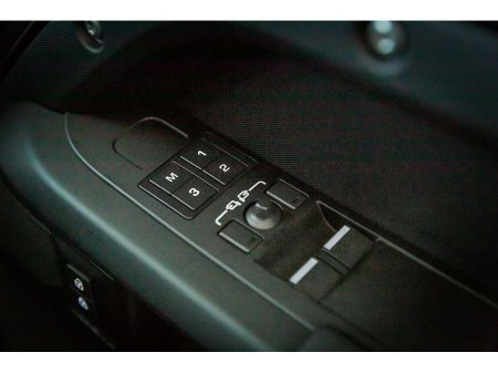 2025 Land Rover Defender - photo 30