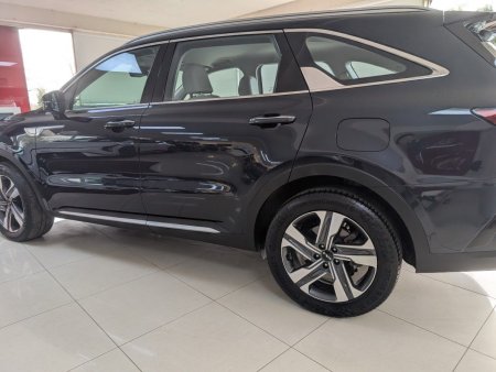 2023 Kia Sorento - photo 2