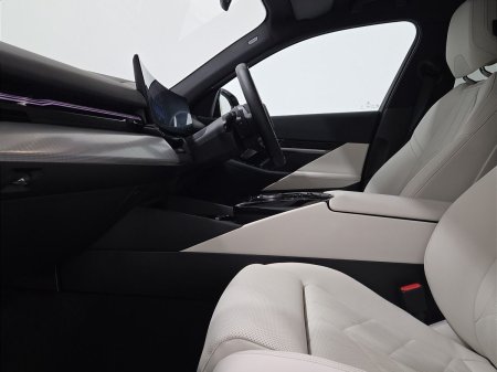 2024 BMW 5-Series - photo 7