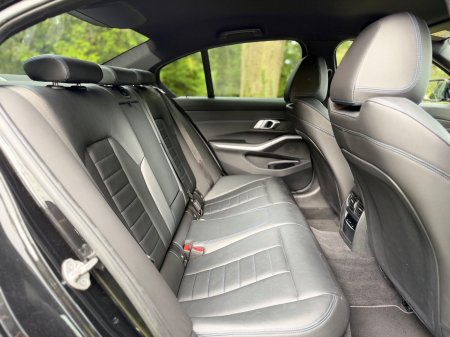 2022 BMW 3-Series - photo 14