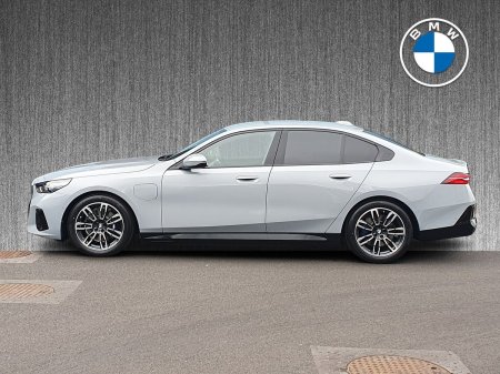2026 BMW 5-Series - photo 3